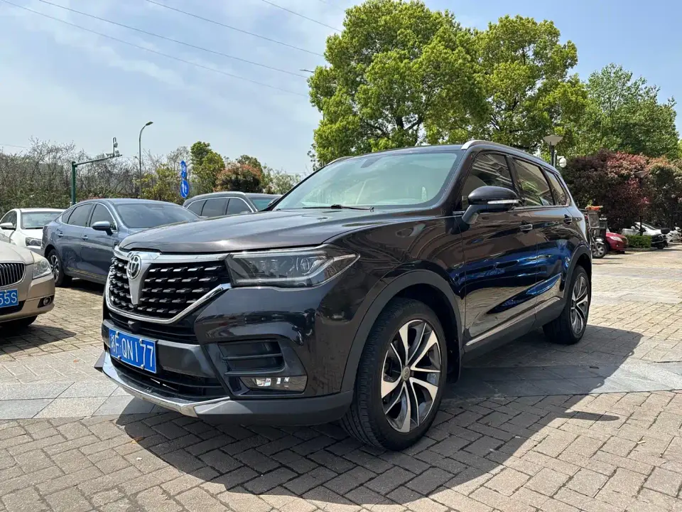 Zhonghua V7 280T Manual Luxury 5-Seater 2019