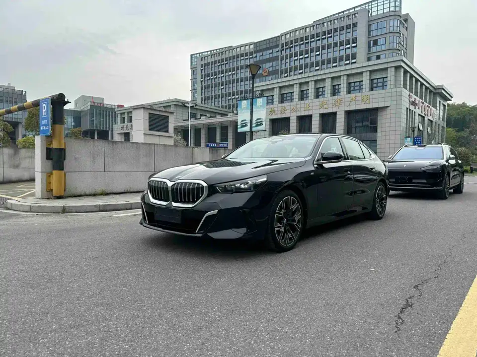 BMW 5 Series 530Li Premium M Sport Package 2025