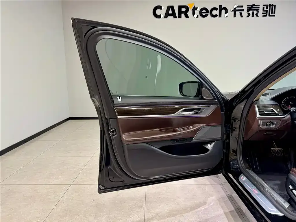 BMW 7 Series 730Li Luxury Package 2020 — фото 16