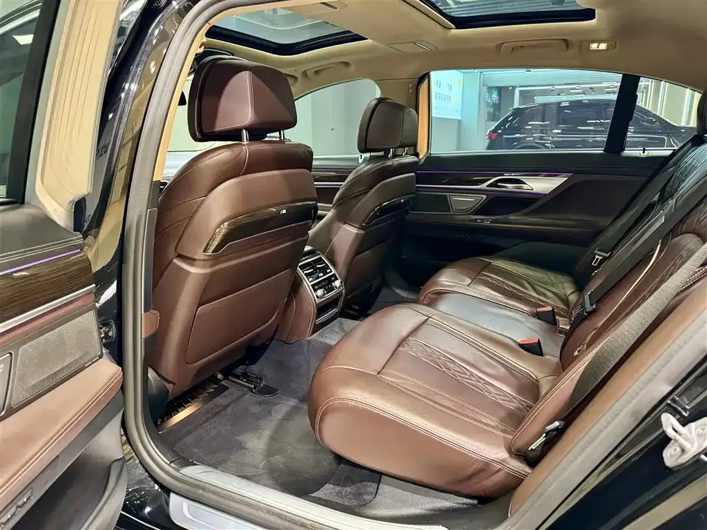 BMW 7 Series 730Li Luxury Package 2020 — фото 18