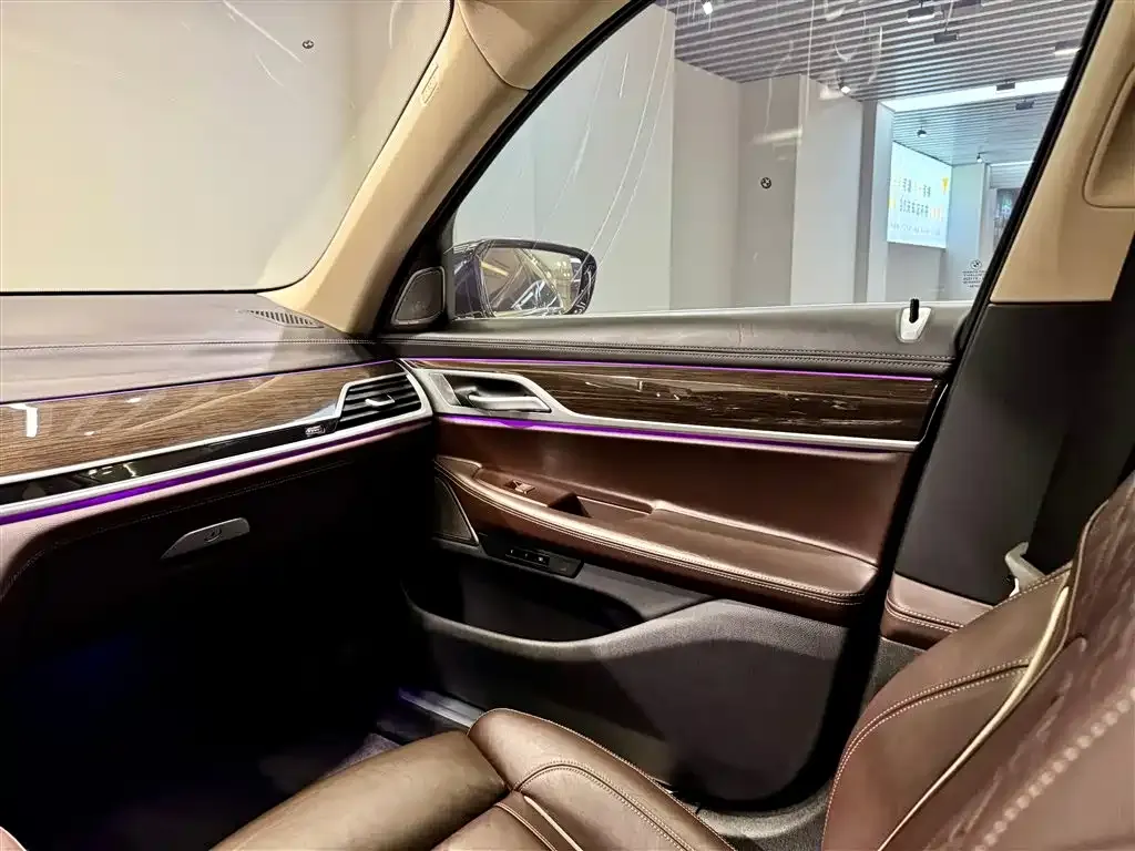 BMW 7 Series 730Li Luxury Package 2020 — фото 24