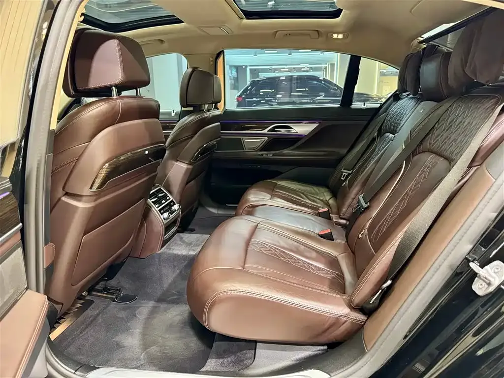 BMW 7 Series 730Li Luxury Package 2020 — фото 26