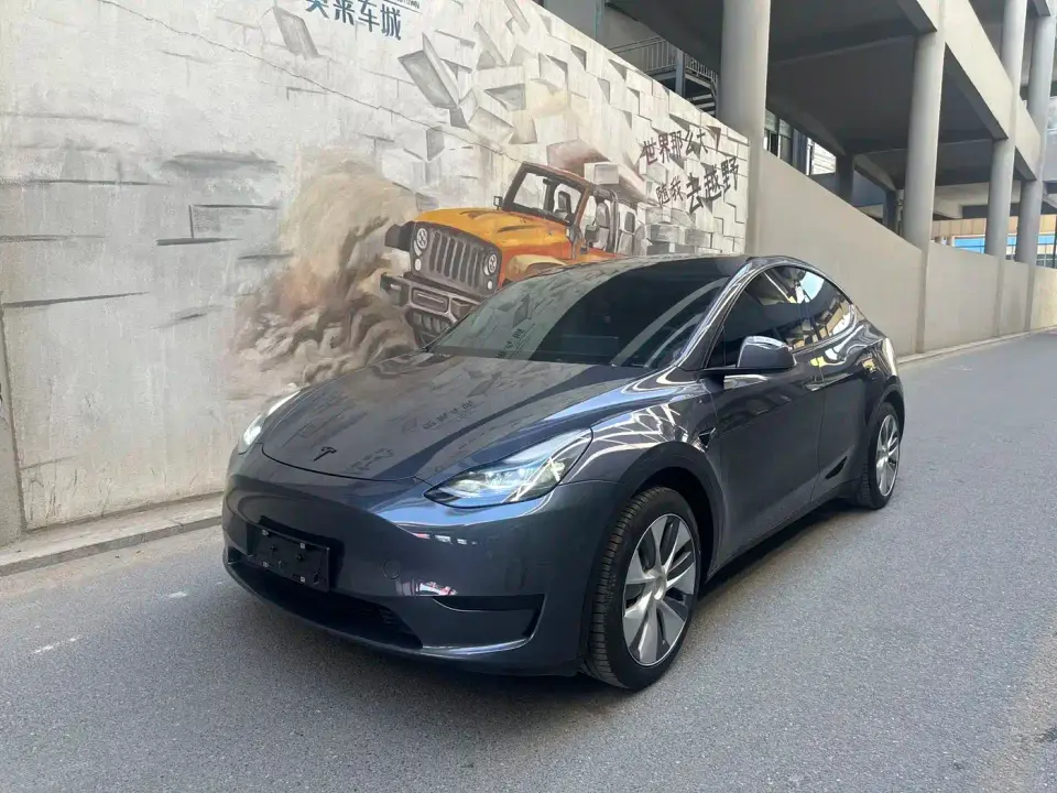 Tesla Model Y Facelift Rear-Wheel Drive Version 2023