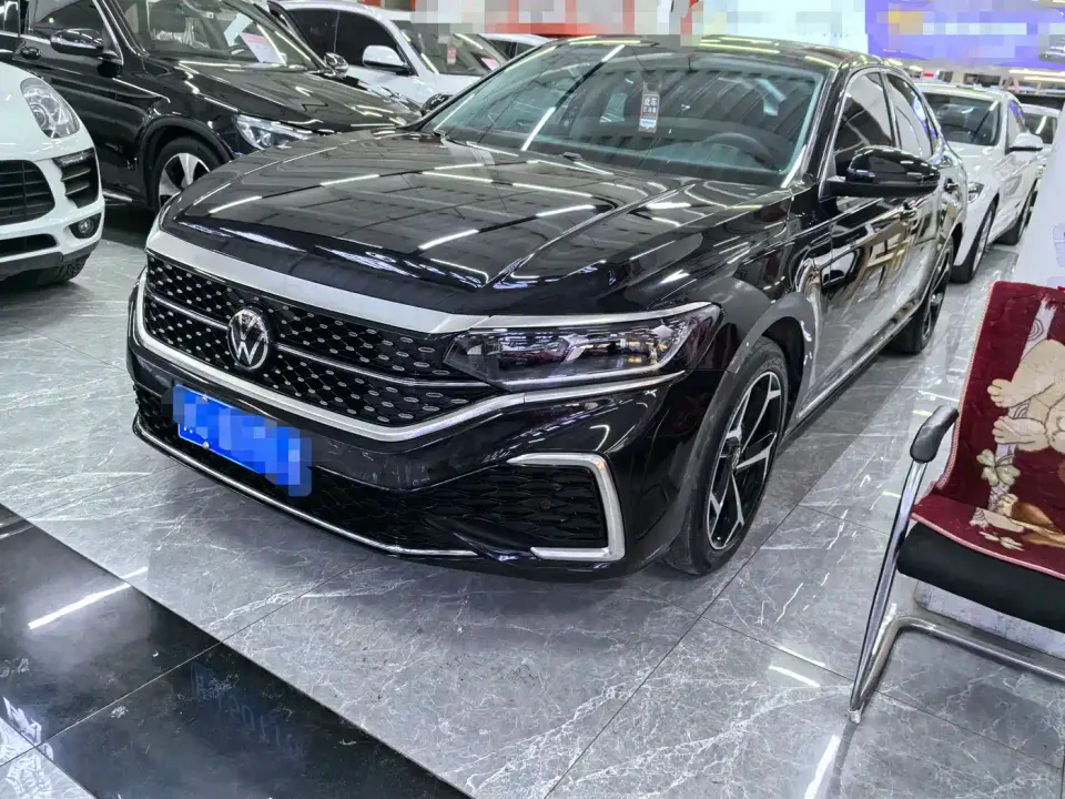 Volkswagen Passat 330TSI Starlight Elite Edition 2023