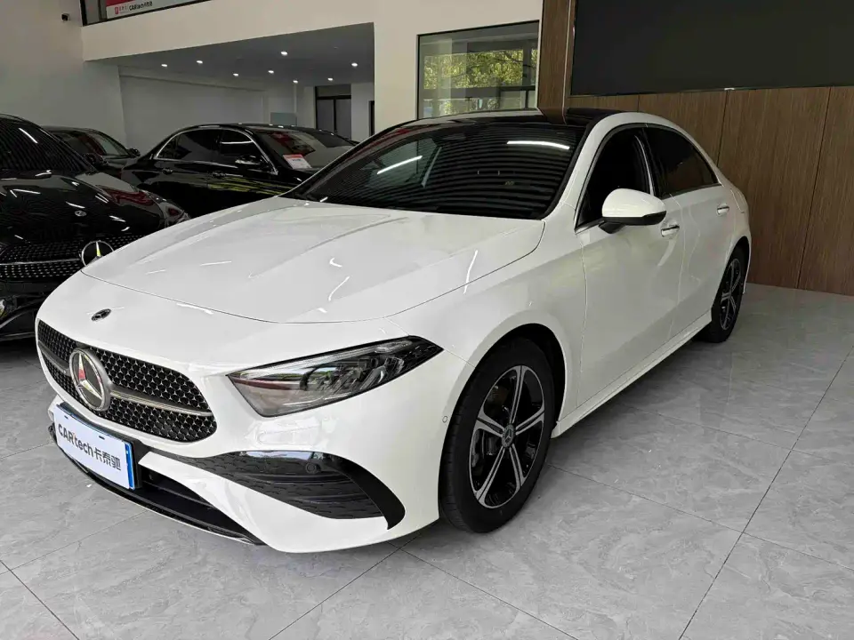 Mercedes-Benz A-Class A 200 L Fashion Edition 2024