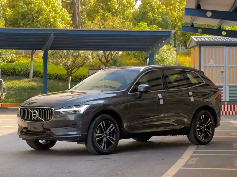 Volvo XC60 T5 4WD Intelligent Distance China VI 2019
