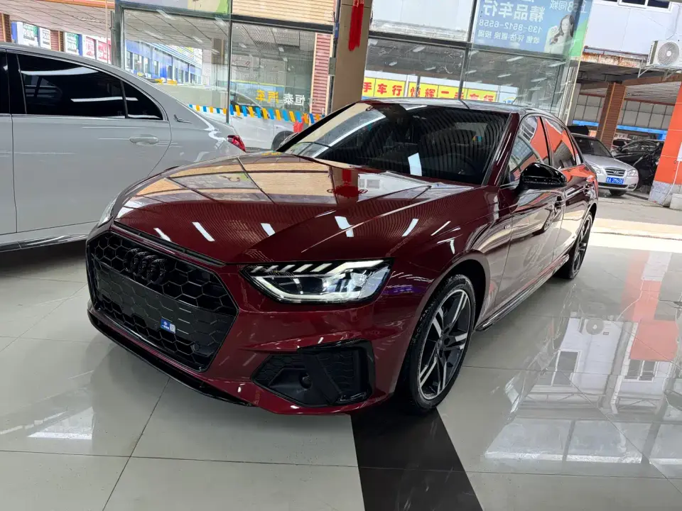 Audi A4L 40 TFSI Luxury Dynamic 2022