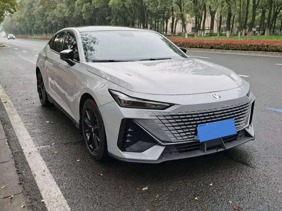 Changan UNI-V 1.5T Luxury Edition 2023