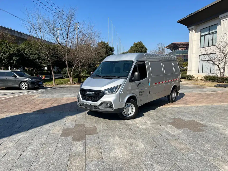 Jiangling Tesun Model 2.8T Space King Taurus Edition Long Wheelbase Medium-High Roof Single Rear Tire 3-Seater Diesel China VI JX493 2022