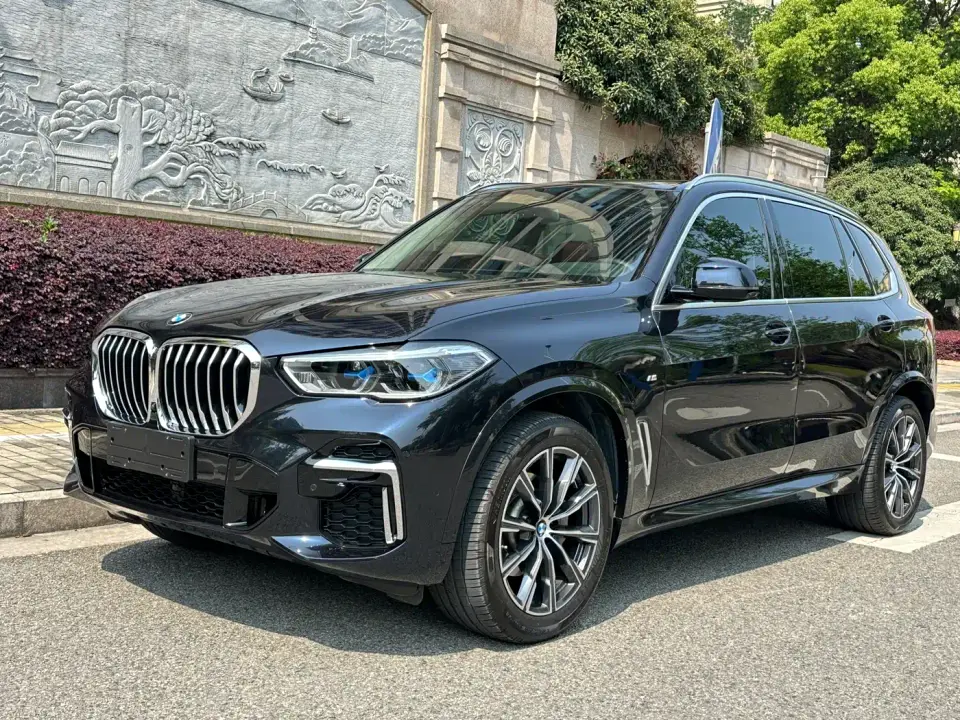 BMW X5 xDrive 30Li Premium M Sport Package 2022