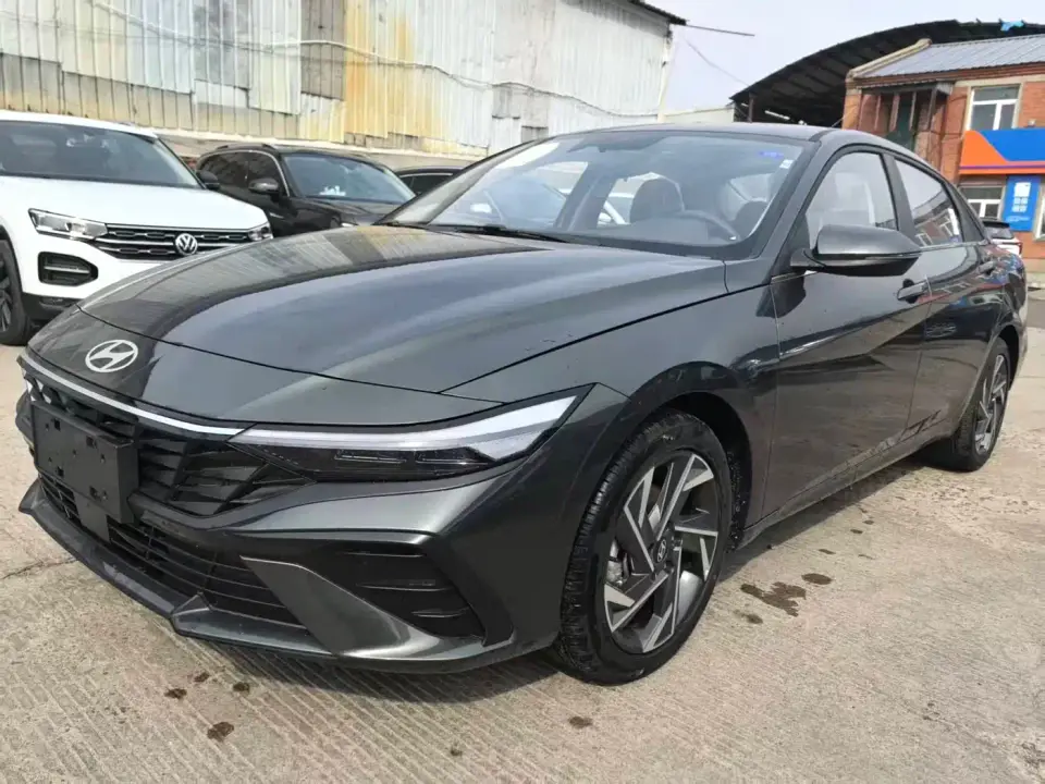 Hyundai Elantra Model 1.5L CVT LUX Premium Edition 2026
