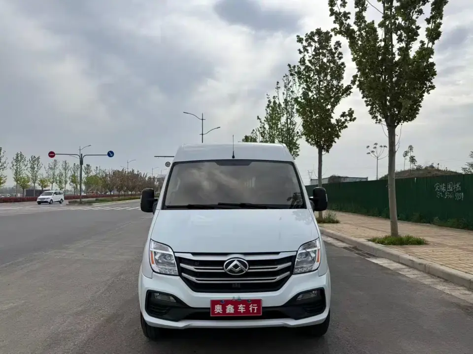 SAIC Maxus Xintu V80 Model Year Aoyunton Value Edition 6MT Short Wheelbase Medium Roof 127Ps 5/6-Seater 2024