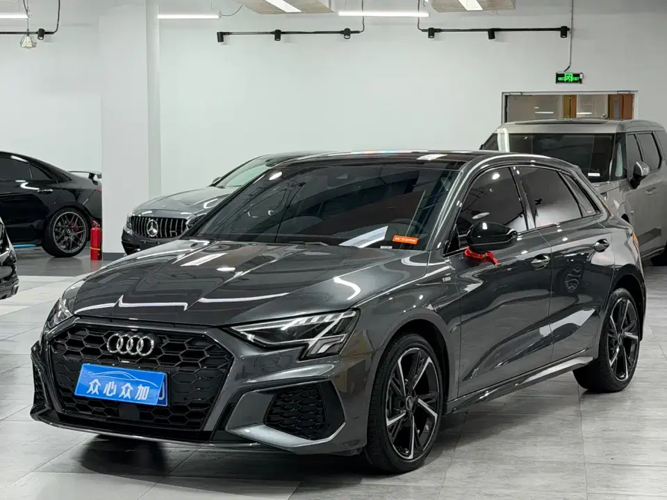 Audi A3 Model Sportback 35 TFSI Fashion Sport 2024