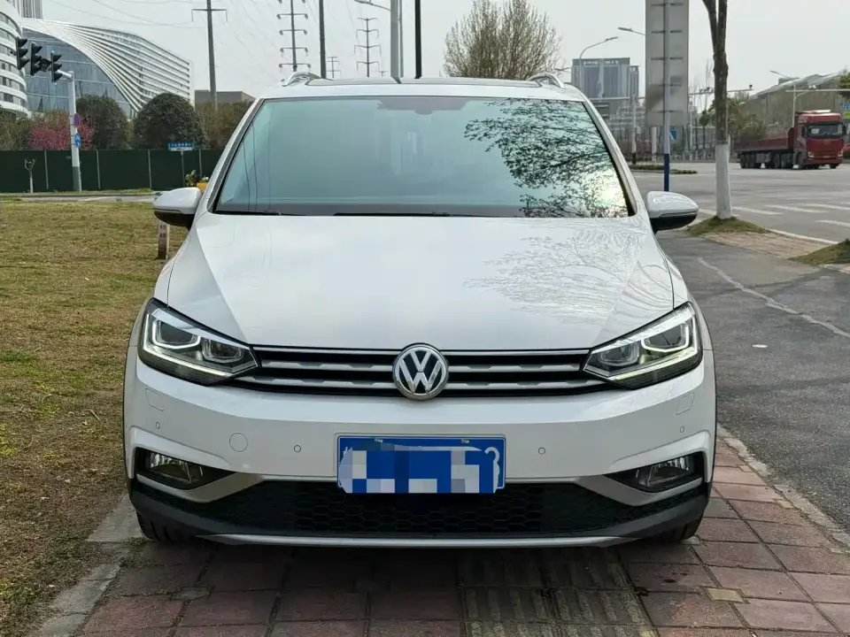 Volkswagen Touran Touran L 280TSI DSG Cross Edition 6-seater China VI 2020