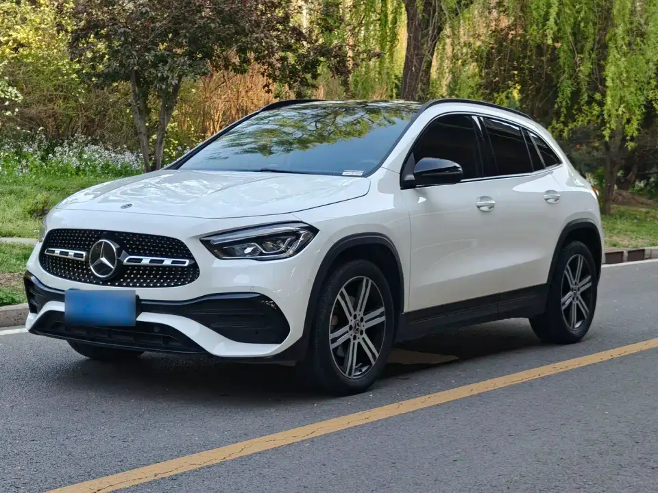 Mercedes-Benz GLA-Class GLA 200 4MATIC 2021
