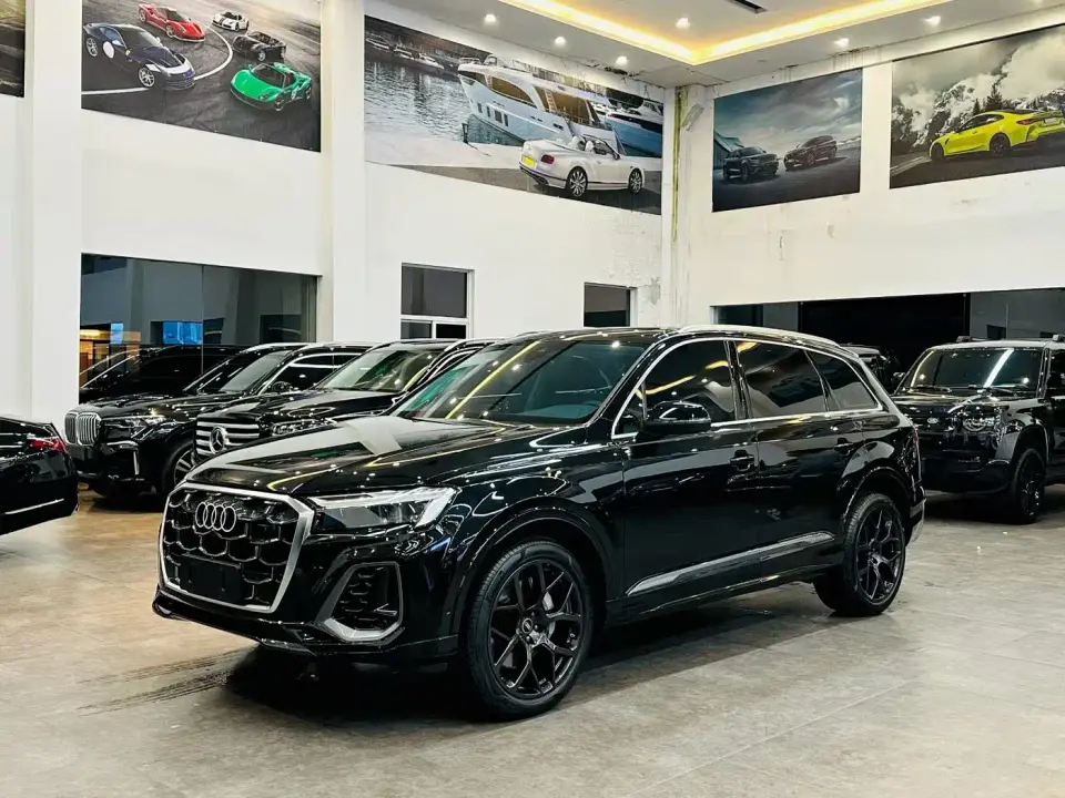 Audi Q7 55 TFSI quattro S line Black Warrior 2024