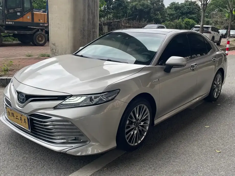 Toyota Camry Hybrid 2.5HQ Platinum 2019