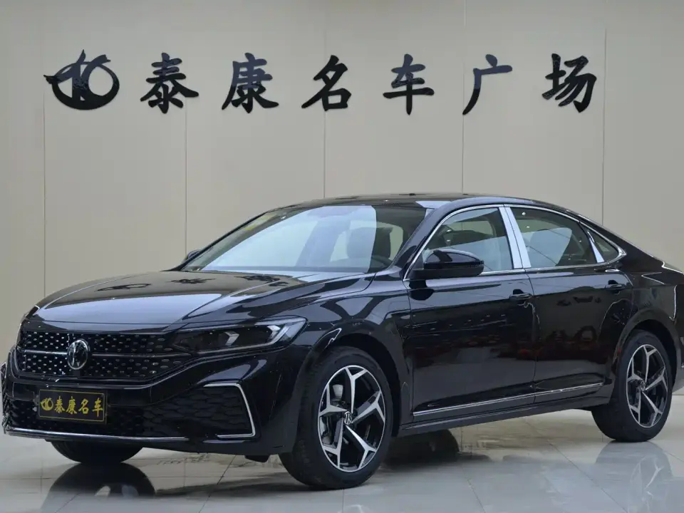 Volkswagen Passat Outstanding Edition 380TSI Starlight Dragon Soaring Version 2026