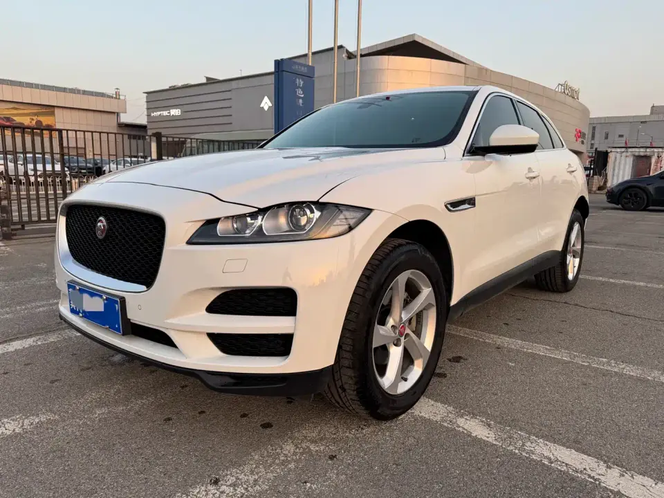 Jaguar F-PACE 2.0T Urban Premium Edition 2021