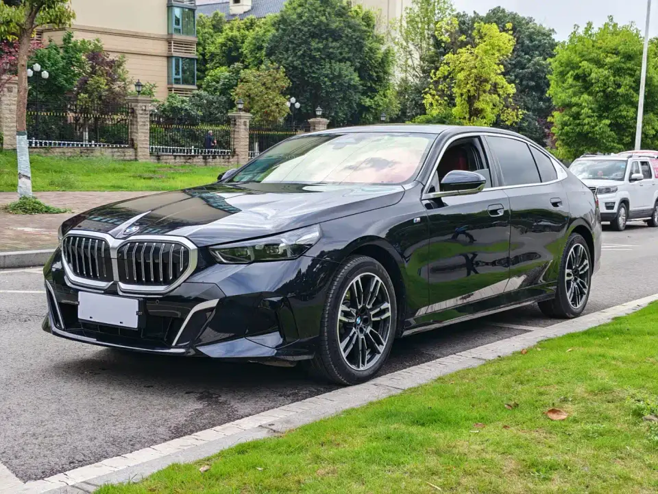 BMW 5 Series 530Li xDrive M Sport Package 2025