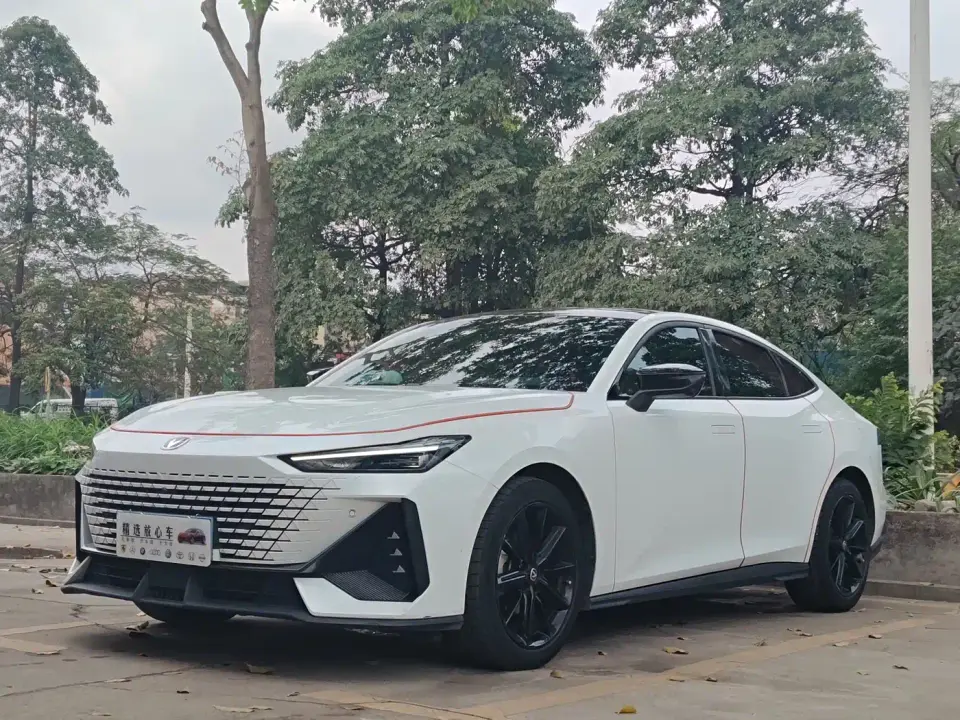 Changan UNI-V 1.5T Luxury Edition 2023