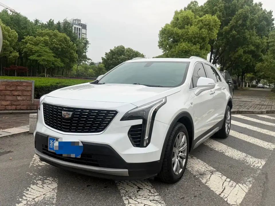 Cadillac XT4 28T FWD Leading Edition 2019