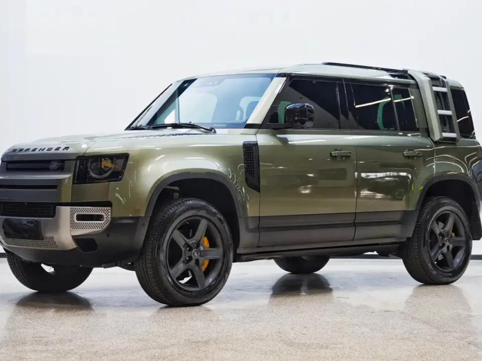 Land Rover Defender Model 110 P400 HSE 2021