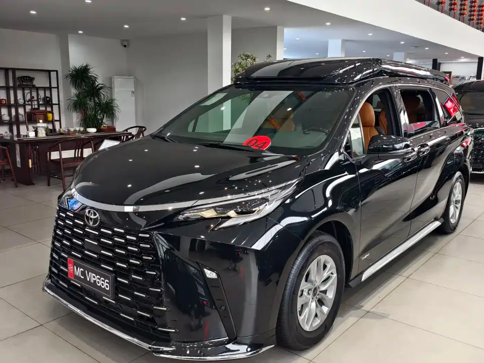Toyota Granvia Model 2.5L Hybrid Grandeur MAX AWD Trim 2026