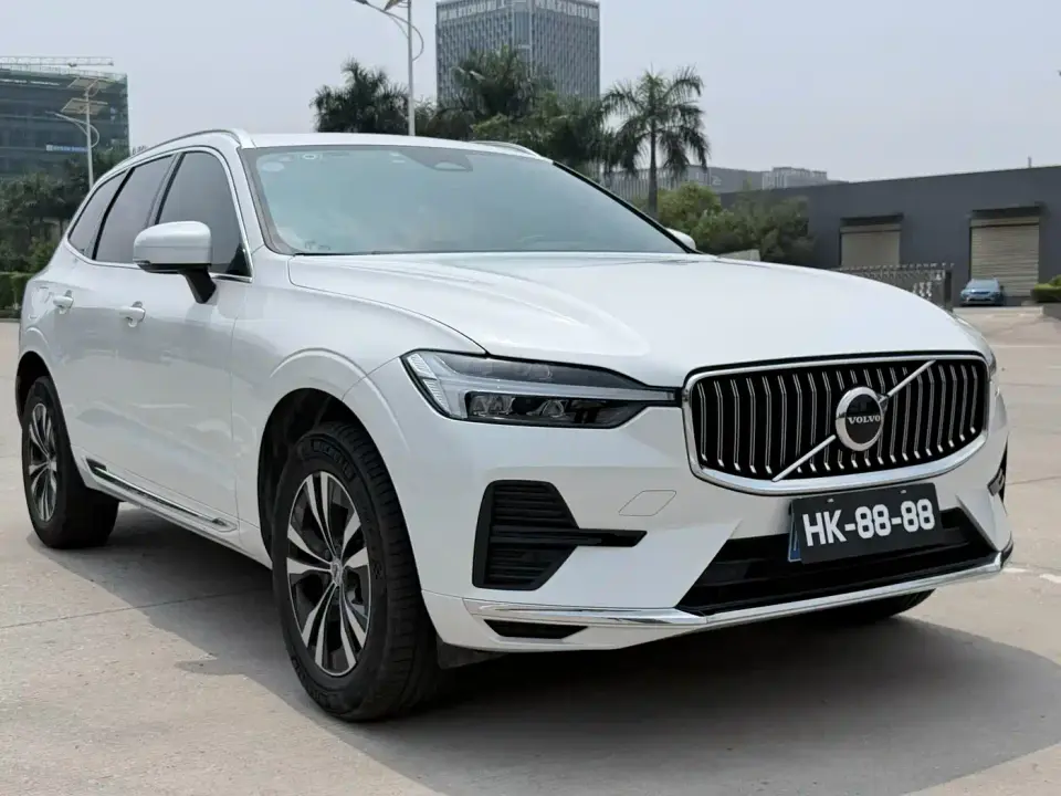 Volvo XC60 B5 AWD Smart Luxury Edition 2025