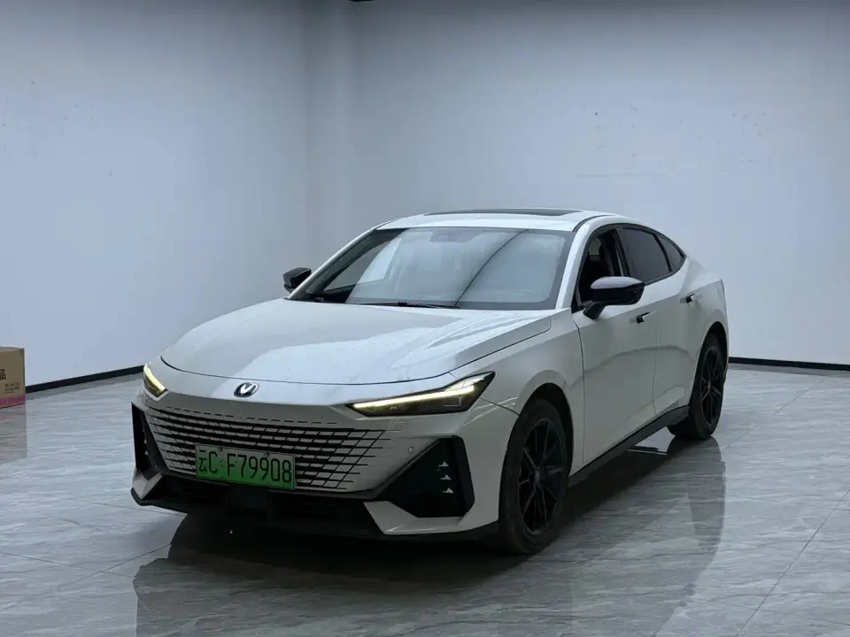Changan UNI-V iDD ZhiDian iDD 1.5T 113km Smart Fun Edition 2023