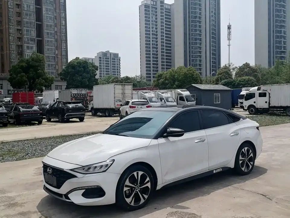 Hyundai Fista 280TGDi DLX Luxury Edition 2022