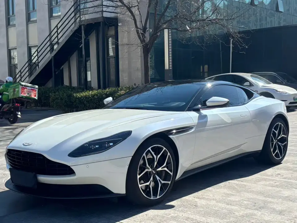 Aston Martin DB11 Model 4.0T V8 Coupe 2019