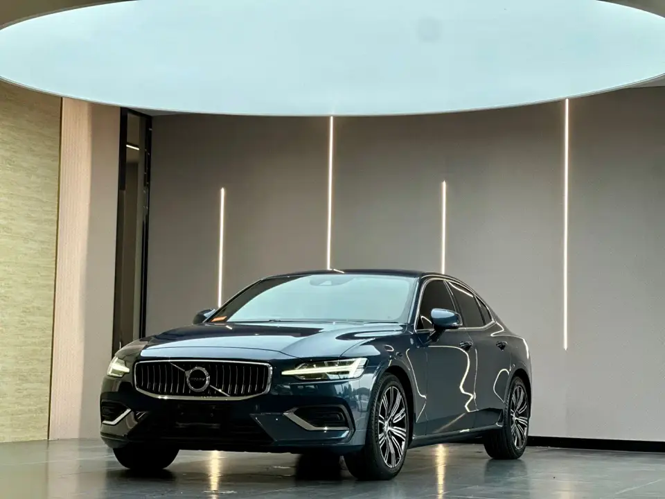 Volvo S60 T4 Smart Vision Luxury 2020