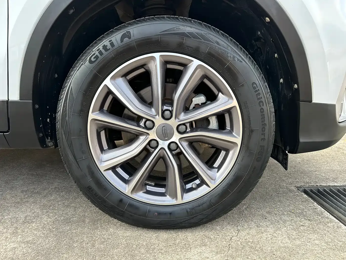 Geely Boyue Million Edition 1.8TD DCT 2WD Comfort 2021 — фото 18
