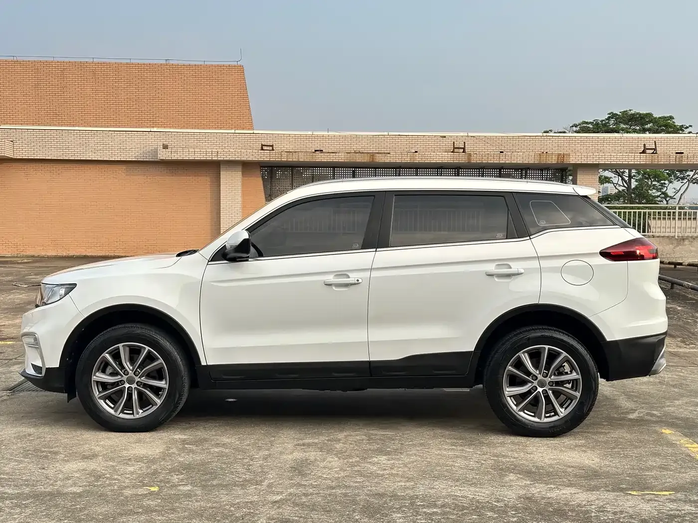 Geely Boyue Million Edition 1.8TD DCT 2WD Comfort 2021 — фото 8