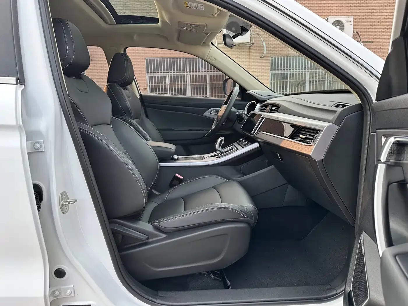 Geely Boyue Million Edition 1.8TD DCT 2WD Comfort 2021 — фото 12