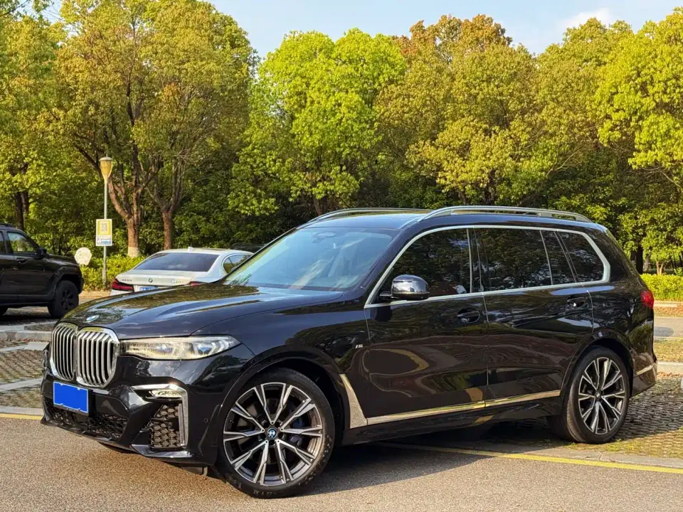 BMW X7 xDrive40i Executive M Sport Package 2021