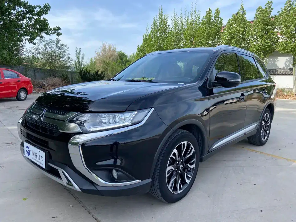 Mitsubishi Outlander 2.0L 2WD Premium 7-seater 2020