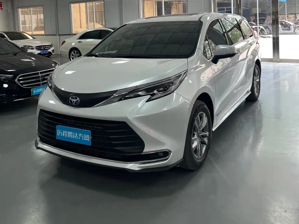 Toyota Sienna 2.5L Hybrid Comfort Edition 2023