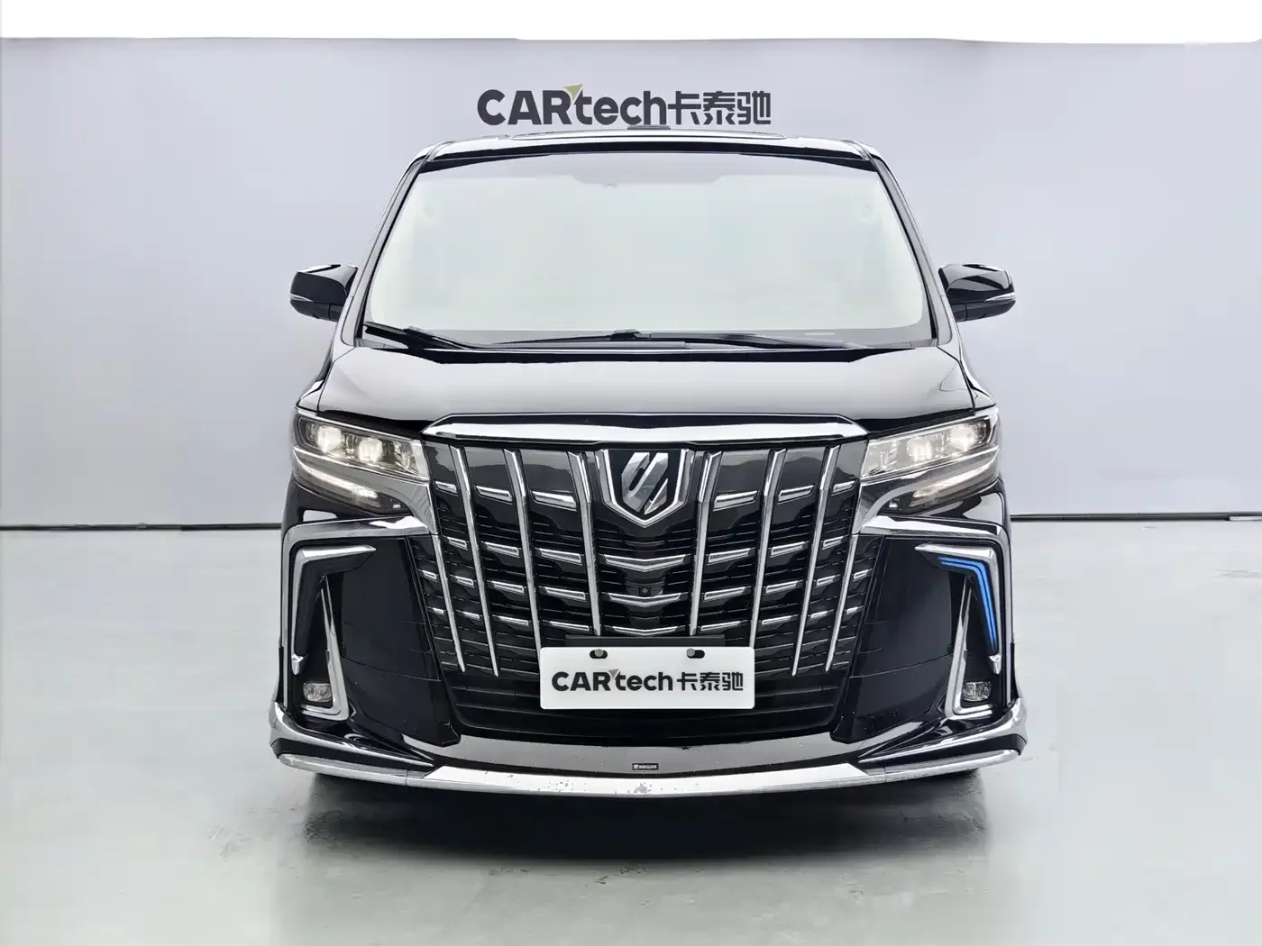 Toyota Alphard Facelift 3.5L Premium Edition 2019 — фото 2
