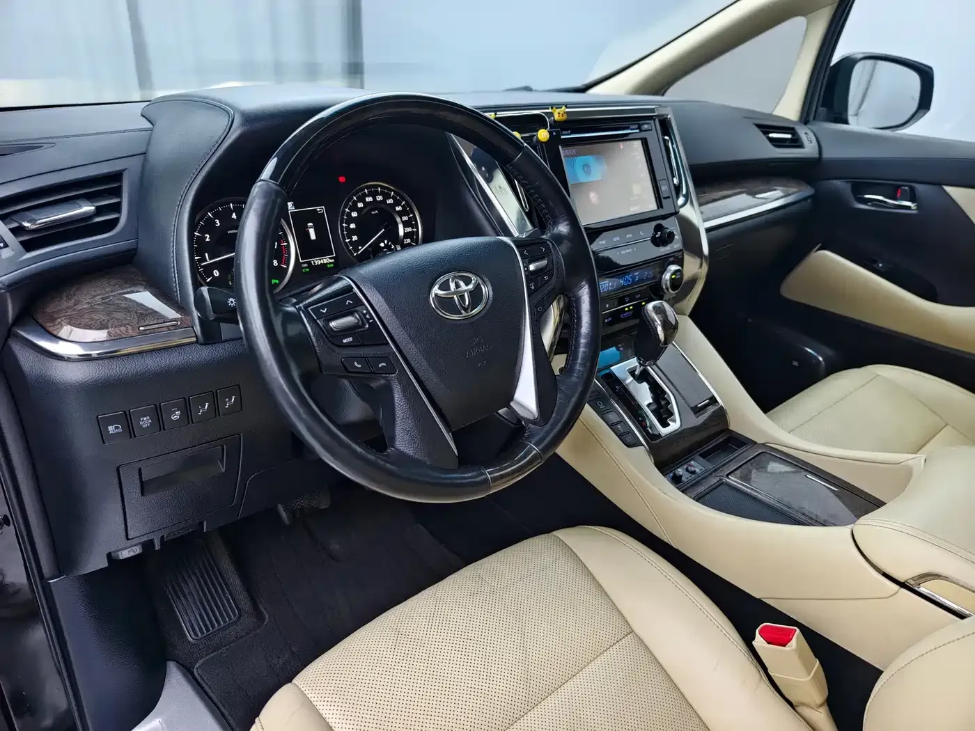 Toyota Alphard Facelift 3.5L Premium Edition 2019 — фото 10