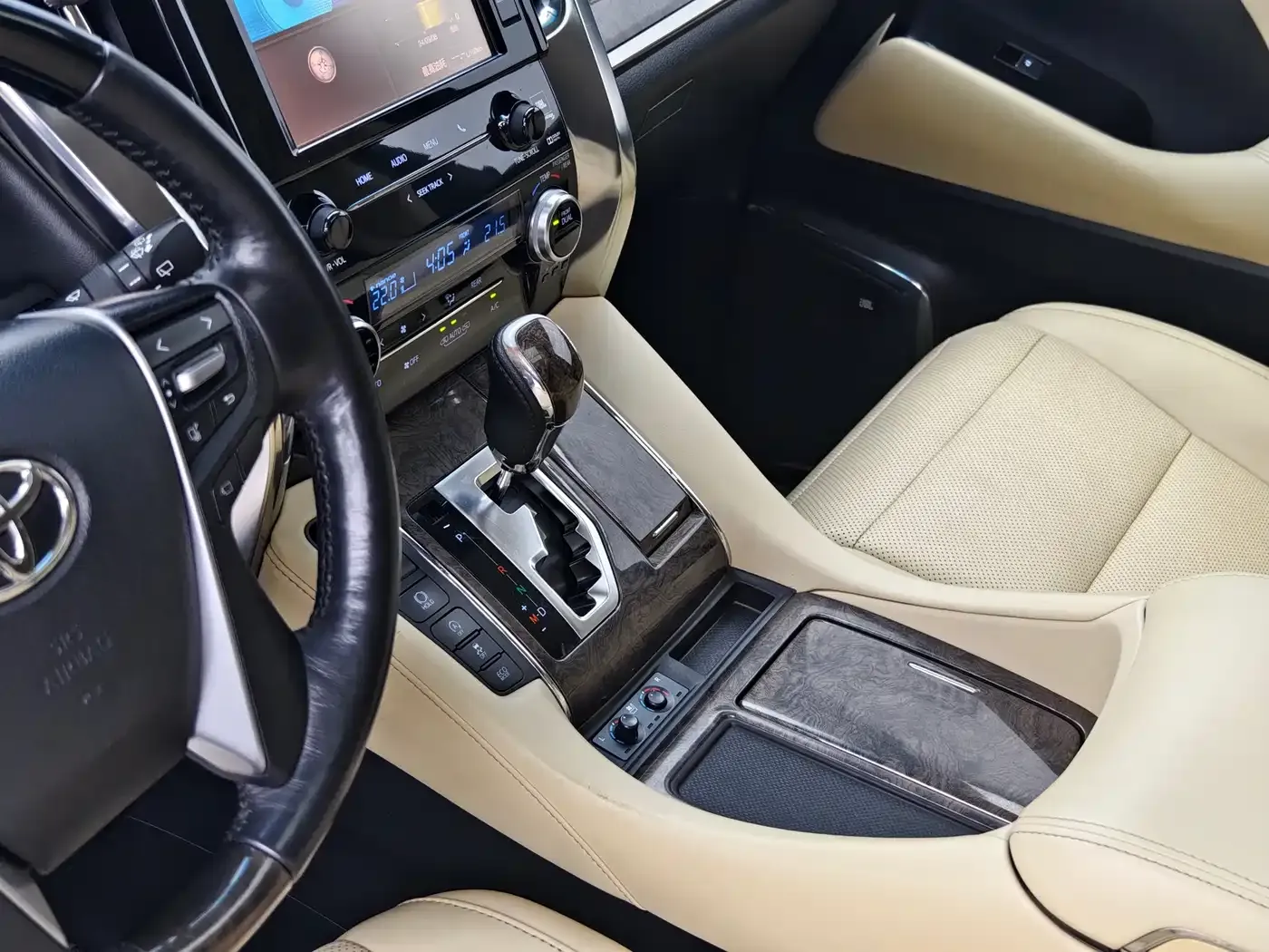 Toyota Alphard Facelift 3.5L Premium Edition 2019 — фото 11