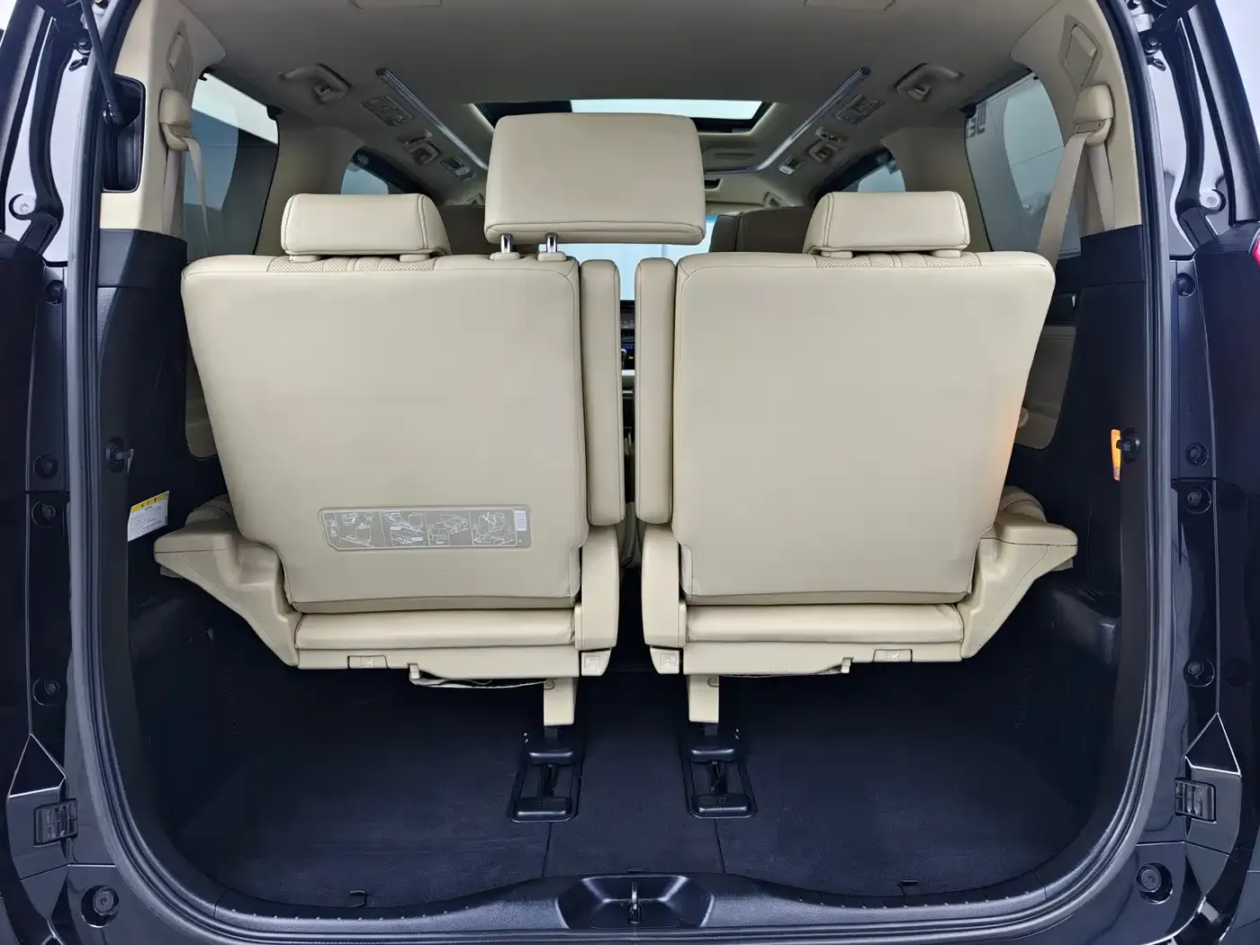 Toyota Alphard Facelift 3.5L Premium Edition 2019 — фото 22