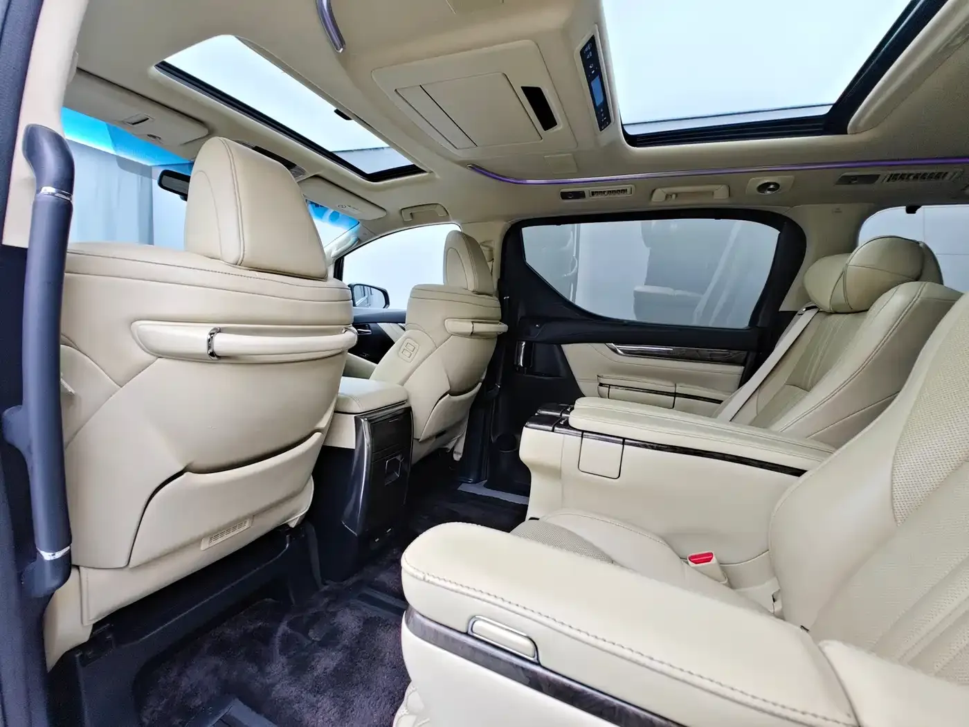 Toyota Alphard Facelift 3.5L Premium Edition 2019 — фото 20