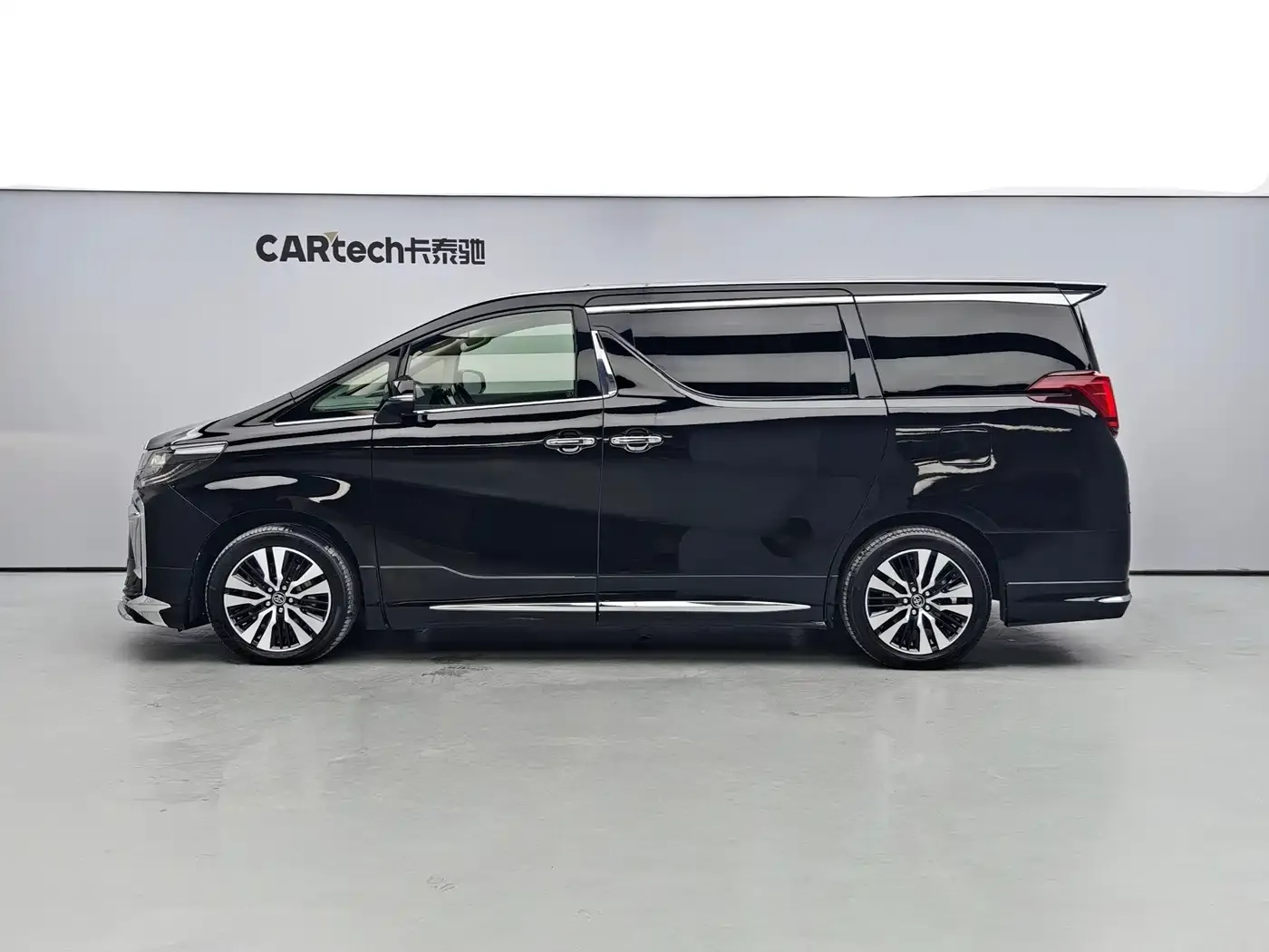 Toyota Alphard Facelift 3.5L Premium Edition 2019 — фото 3