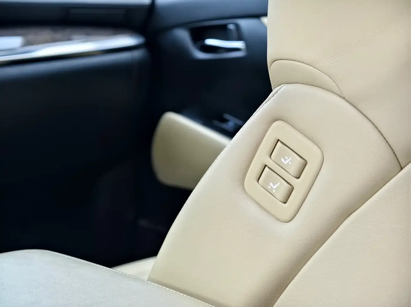 Toyota Alphard Facelift 3.5L Premium Edition 2019 — фото 13