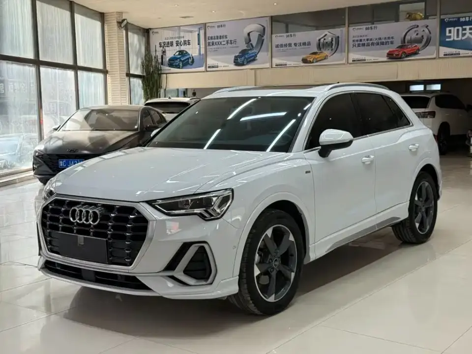 Audi Q3 35 TFSI Fashion Dynamic (1.4T) 2023
