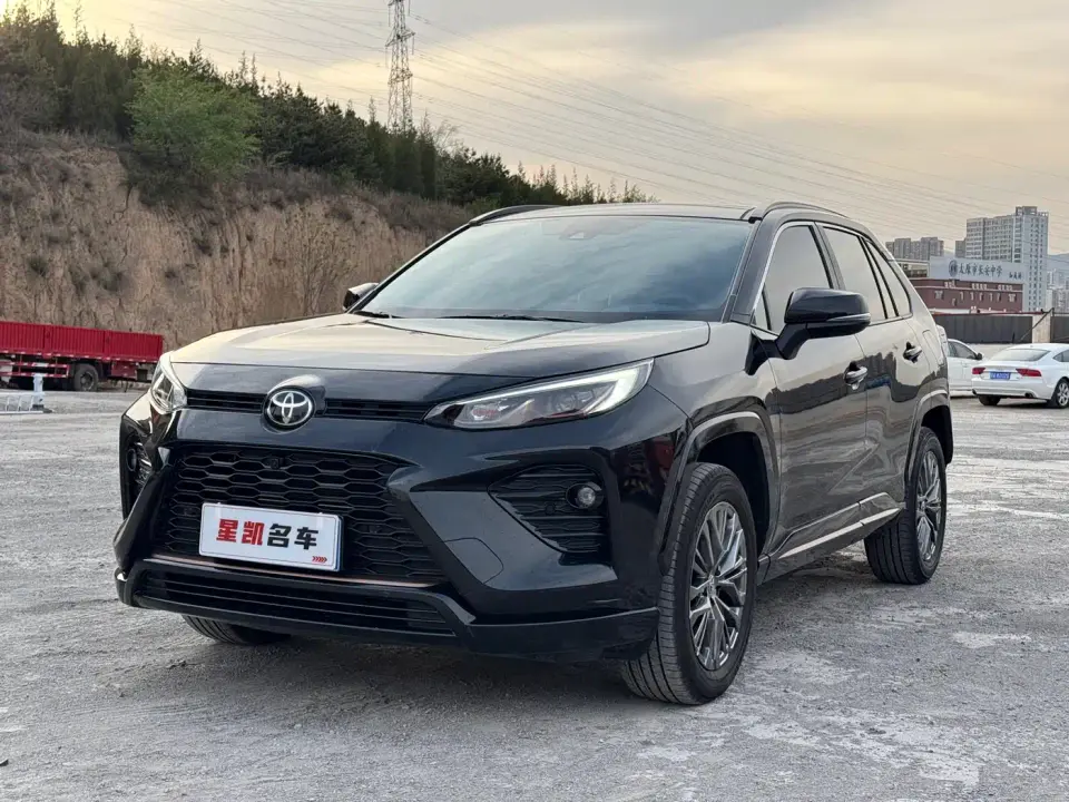 Toyota Wildlander 2.0L CVT 2WD Luxury PLUS Edition 2025