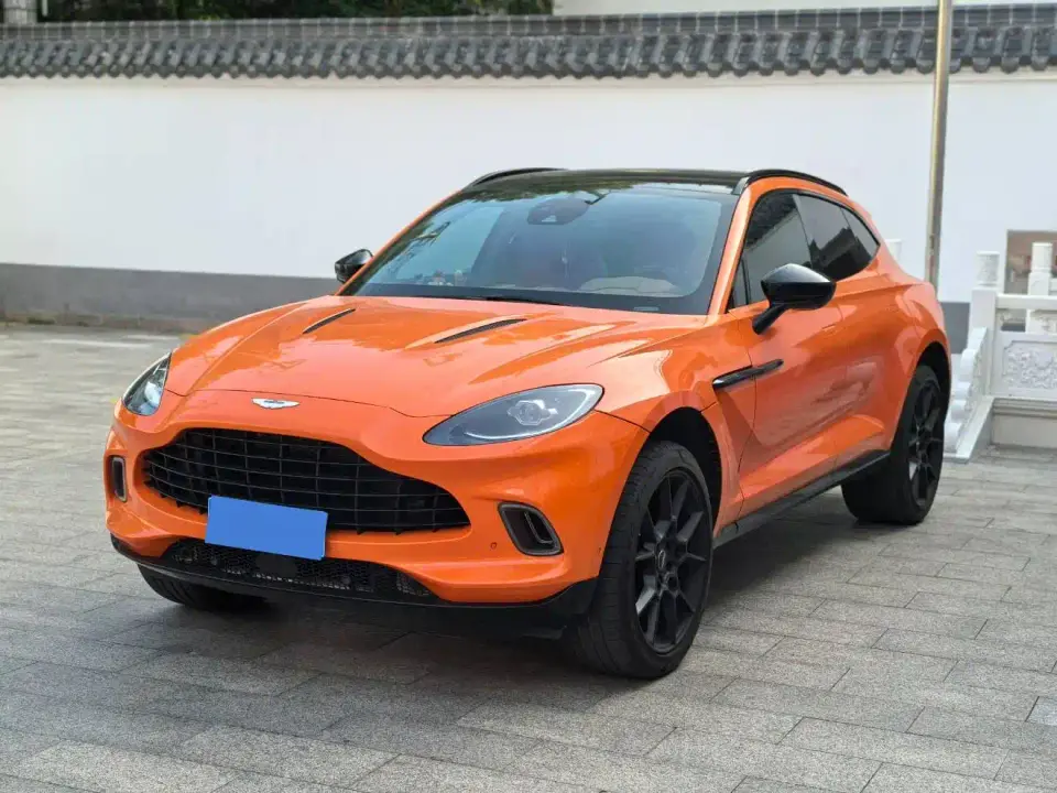 Aston Martin DBX 4.0T V8 2021