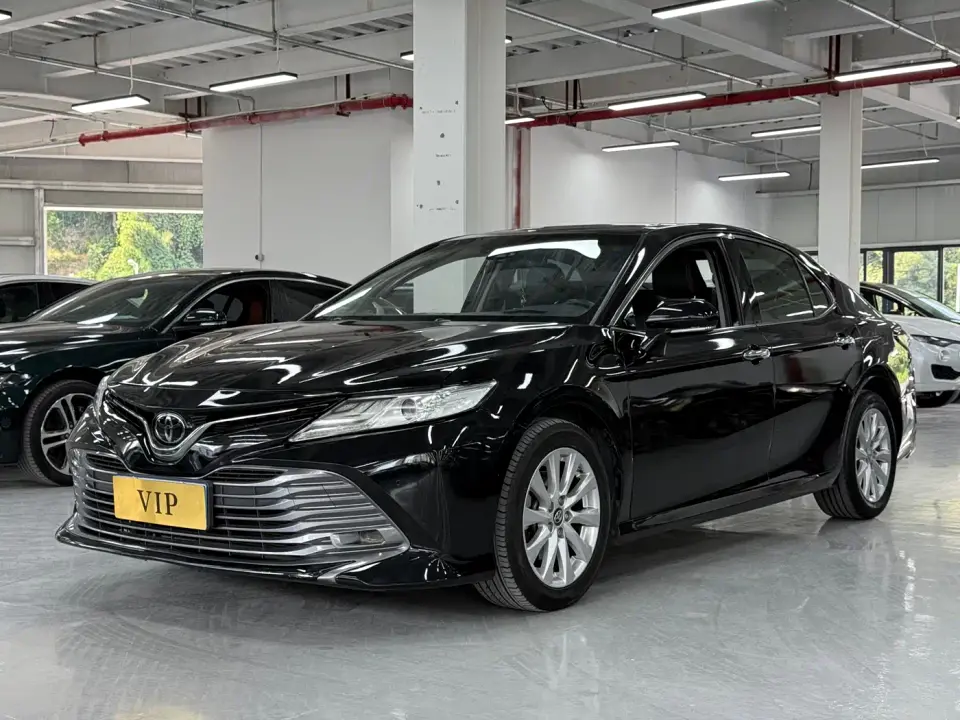 Toyota Camry 2.0G Luxury (China V) 2020